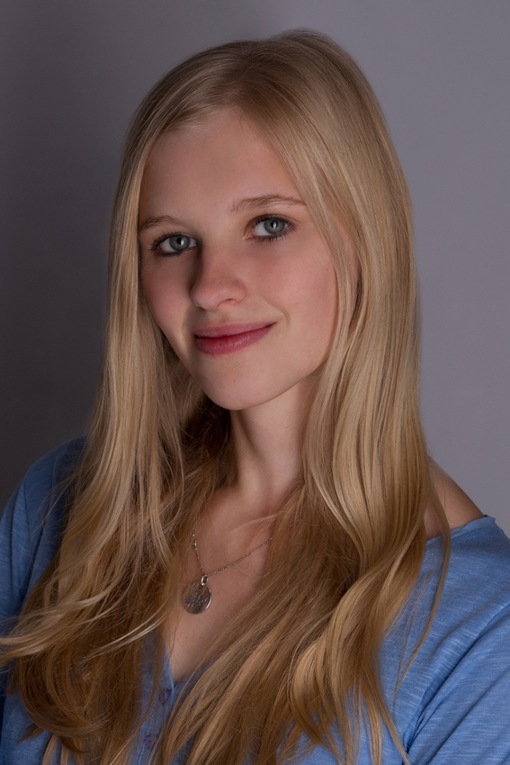 Bewerbungsfotos von Melanie Riepe, fotografiert von Fotostudio Witten - Kristina Bruns