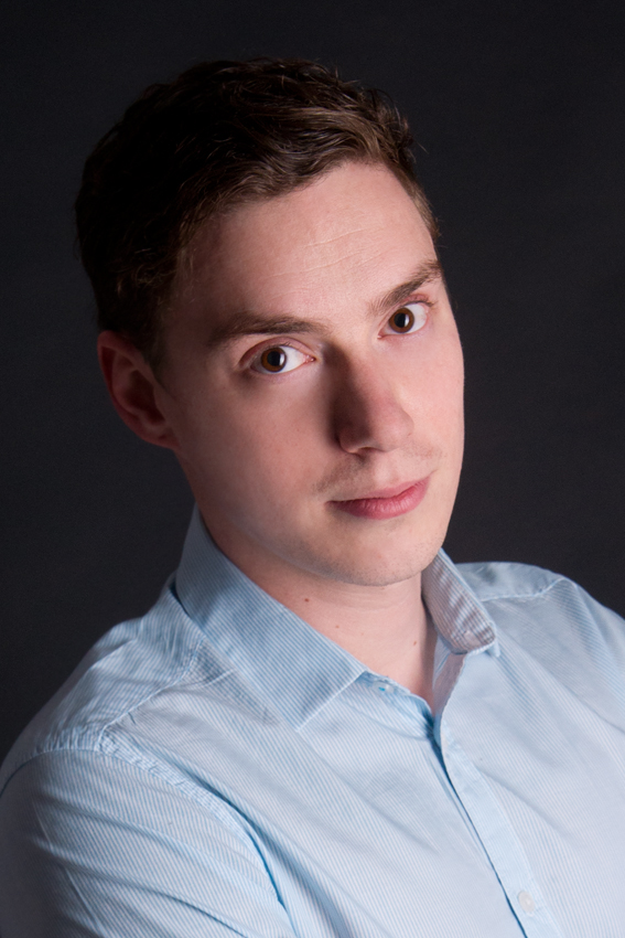 Bewerbungsbilder und Passfotos von KB-Fotografie fotografiert von Kristina Bruns Fotografin in Witten Herbede